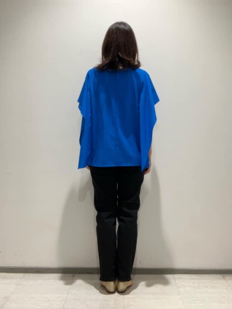 fujiさんの「INDIVI｜【体型カバー】スクエアブラウス」を使ったコーディネート
