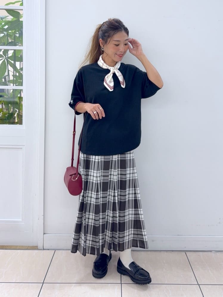 Osawaさんの「Dessin｜【360度可愛い/前後2WAY/洗える】ライトコットンヘンリーカットソー」を使ったコーディネート
