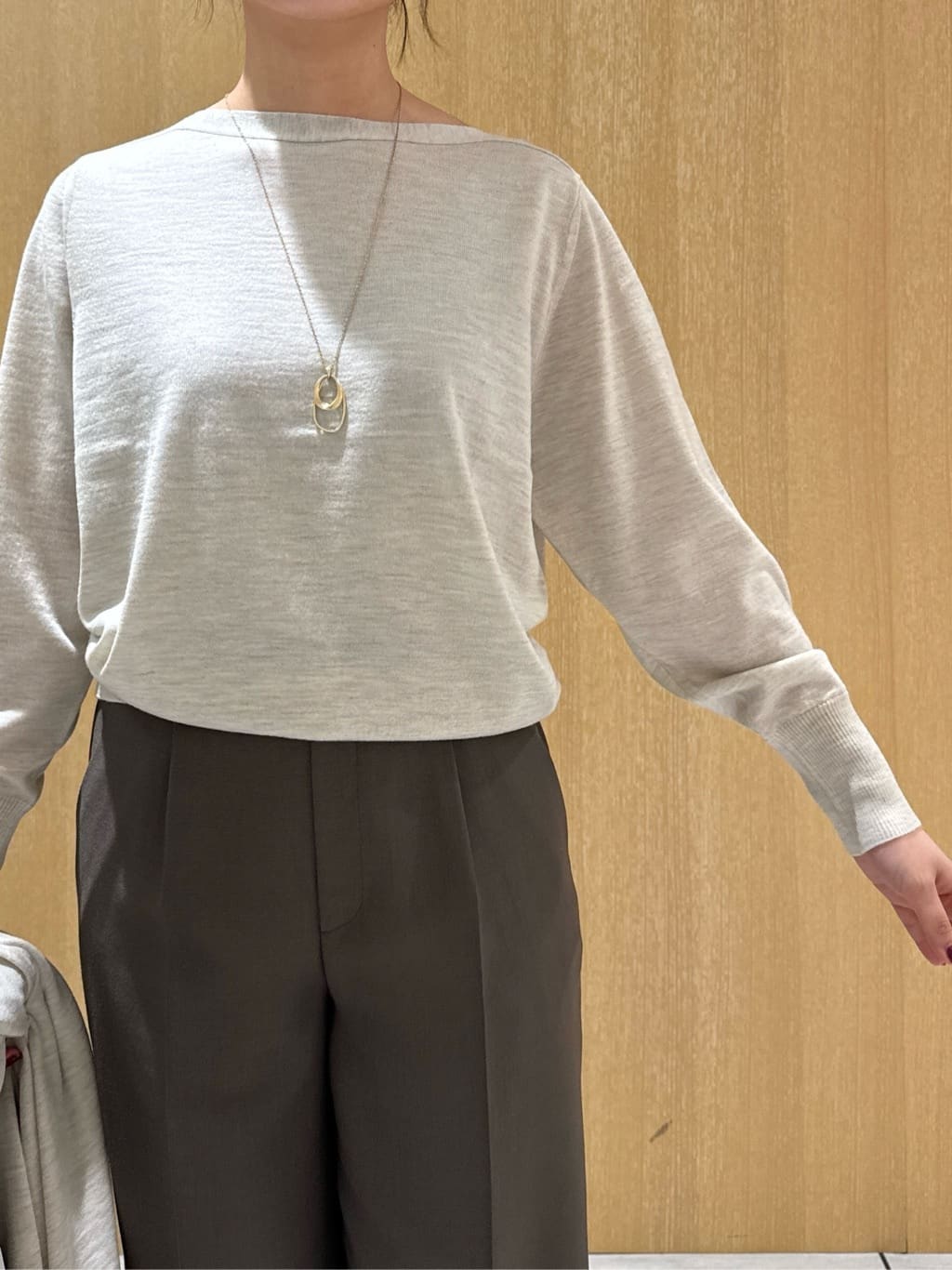 nanaさんの「UNTITLED｜【アンサンブル可/洗える】シルクウールカシミヤ ドルマンスリーブニット」を使ったコーディネート
