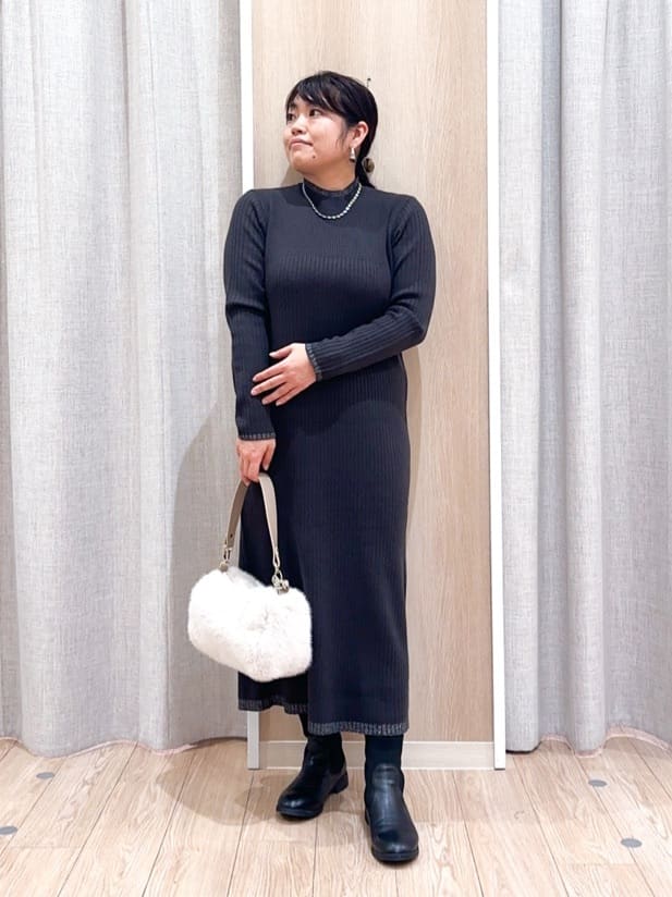 naoさんの「grove｜【2点SET/体型カバー】一枚で決まる、ペプラムベスト&times;ニットワンピース」を使ったコーディネート