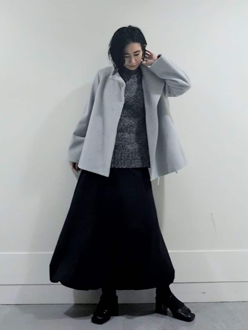 ミズタさんの「UNTITLED｜【着回しが効く／オンオフアウター】ウールショートコート」を使ったコーディネート