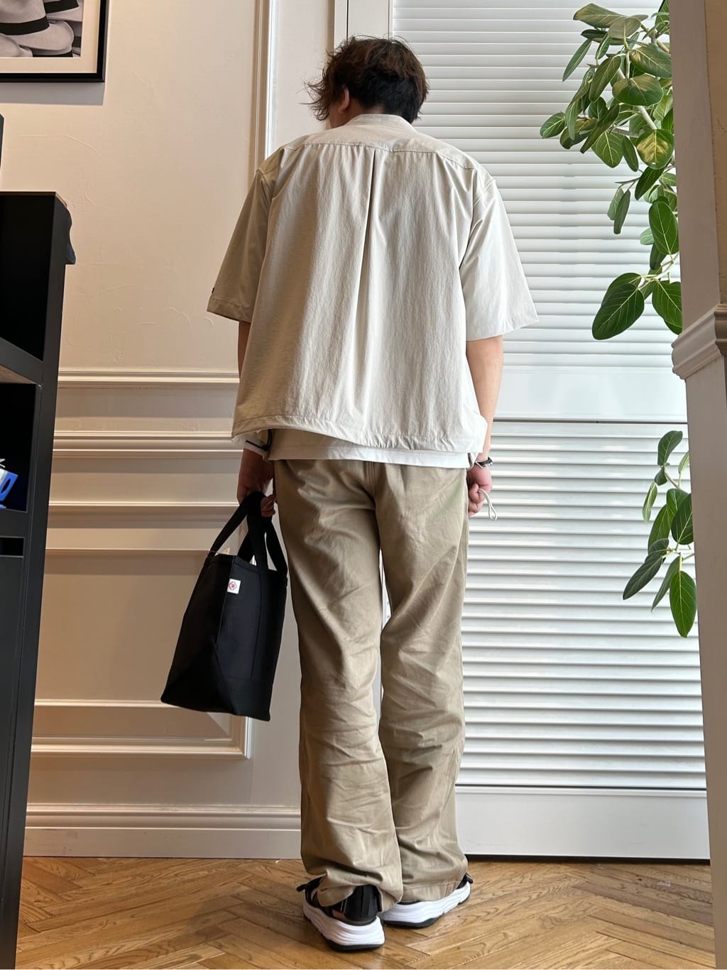 須田　慎二郎さんの「DRESSTERIOR｜」を使ったコーディネート