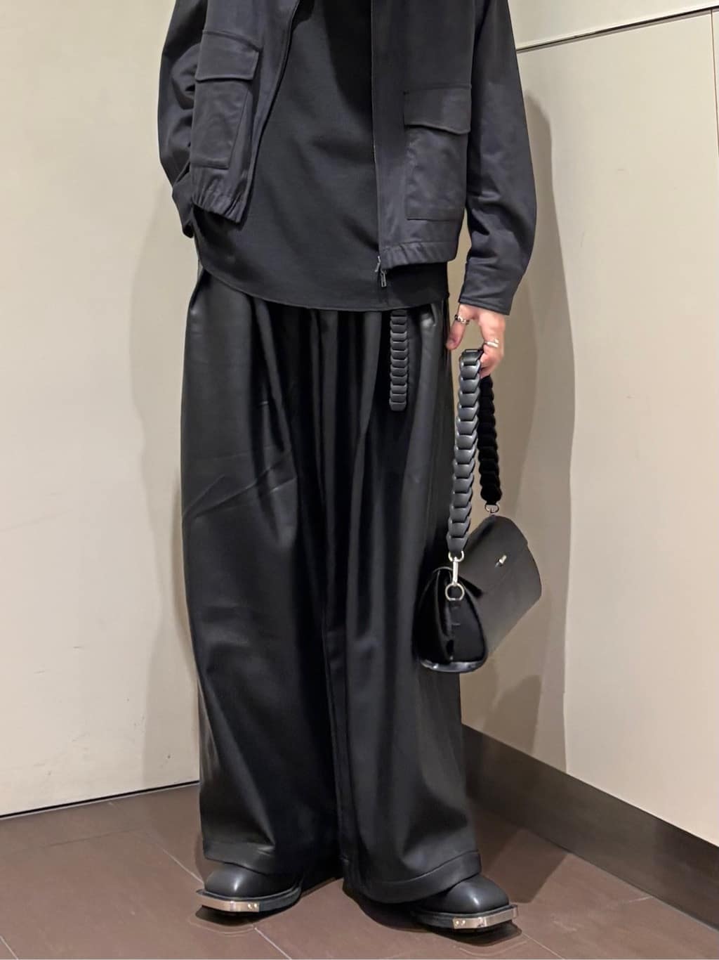 Nさんの「tk.TAKEO KIKUCHI｜グランパバギースラックス」を使ったコーディネート