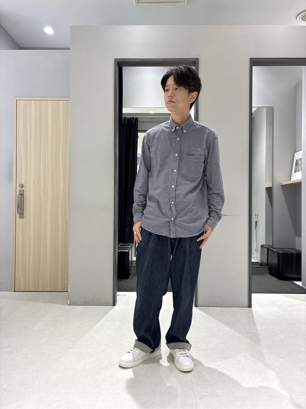わいずみさんの「TAKEO KIKUCHI｜【3D ナイロン ストレッチ】ジップアップ フードブルゾン」を使ったコーディネート