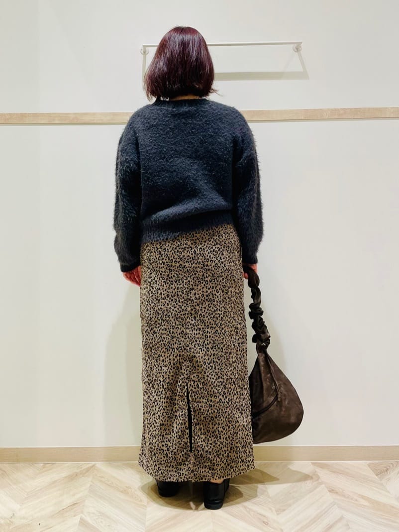 c_h_i_k_aさんの「SHOO･LA･RUE｜ふんわり柔らか ロゴフェザーニット」を使ったコーディネート