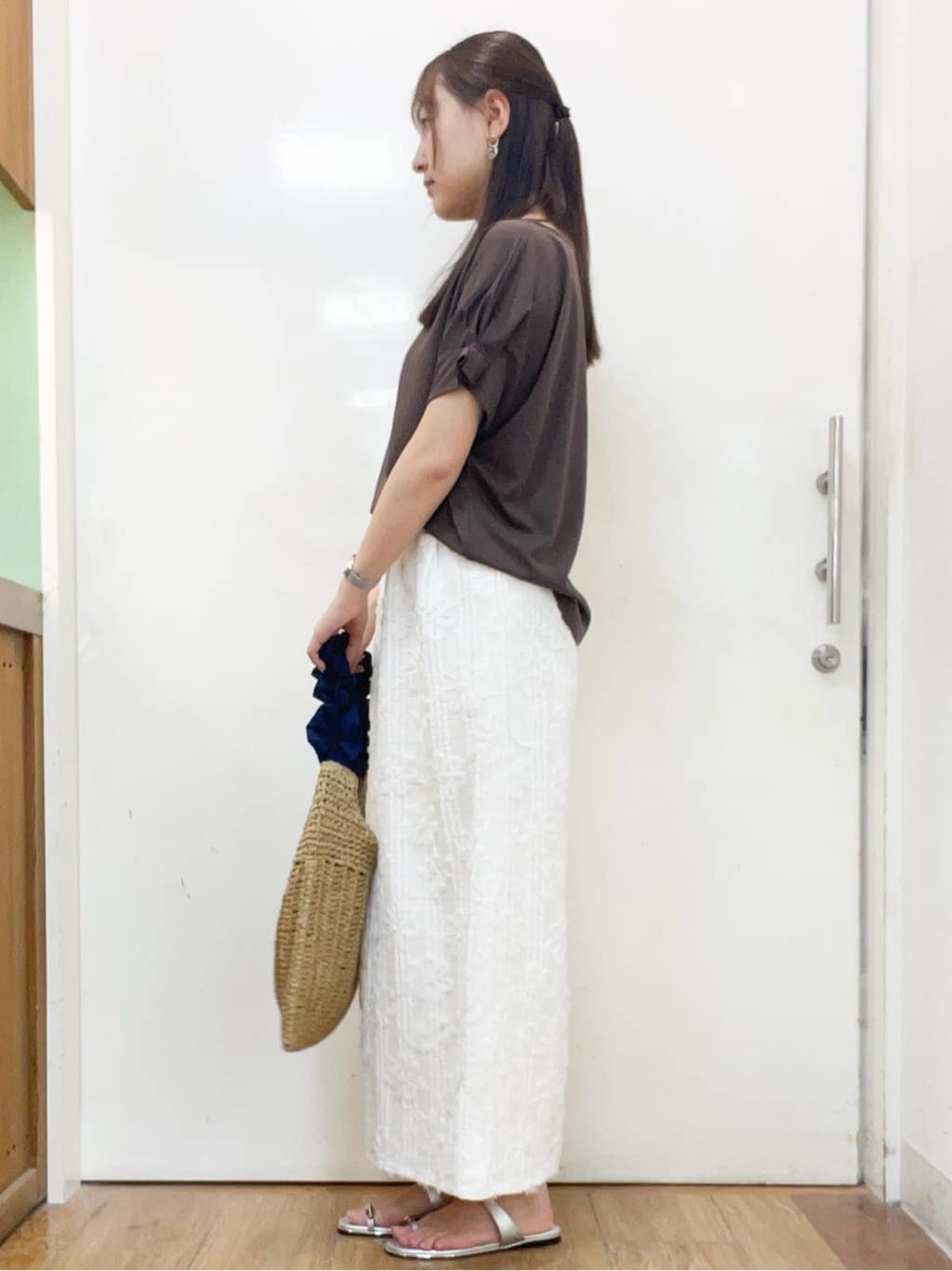 sakiさんの「SHOO･LA･RUE｜【S-LL/UV/プチプラ】お袖タックで好印象 デザインTシャツ」を使ったコーディネート