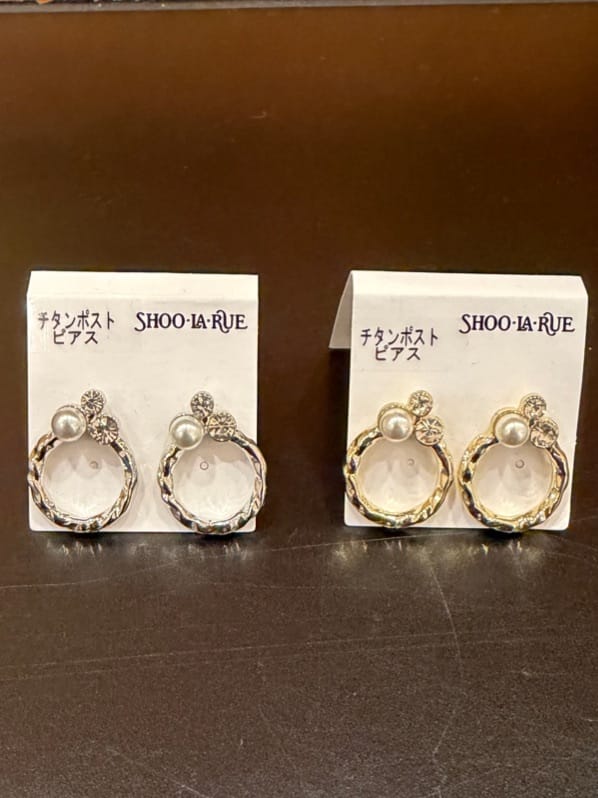 れなやんさんの「SHOO･LA･RUE｜【セレモニー】選べる3デザイン アソートピアス」を使ったコーディネート