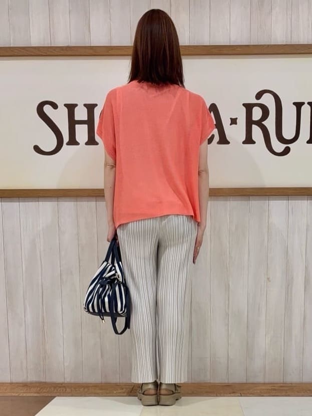 みきぽんさんの「SHOO･LA･RUE｜◆【S-LL/2点セット】涼やかに楽に決まる タンクトップ＋編み柄ニット」を使ったコーディネート