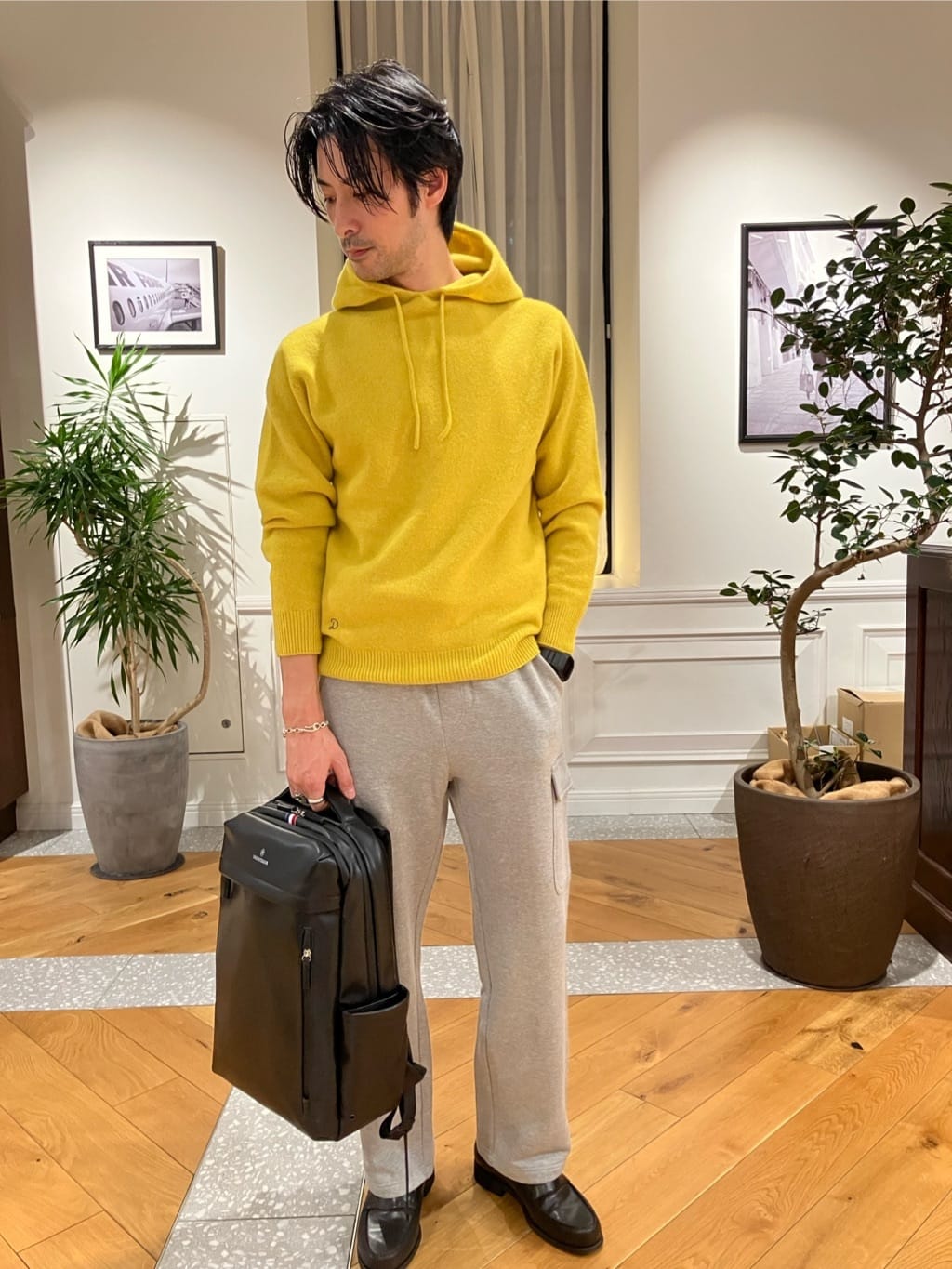 junyaさんの「DRESSTERIOR｜◆カシミヤブレンドフードニット」を使ったコーディネート