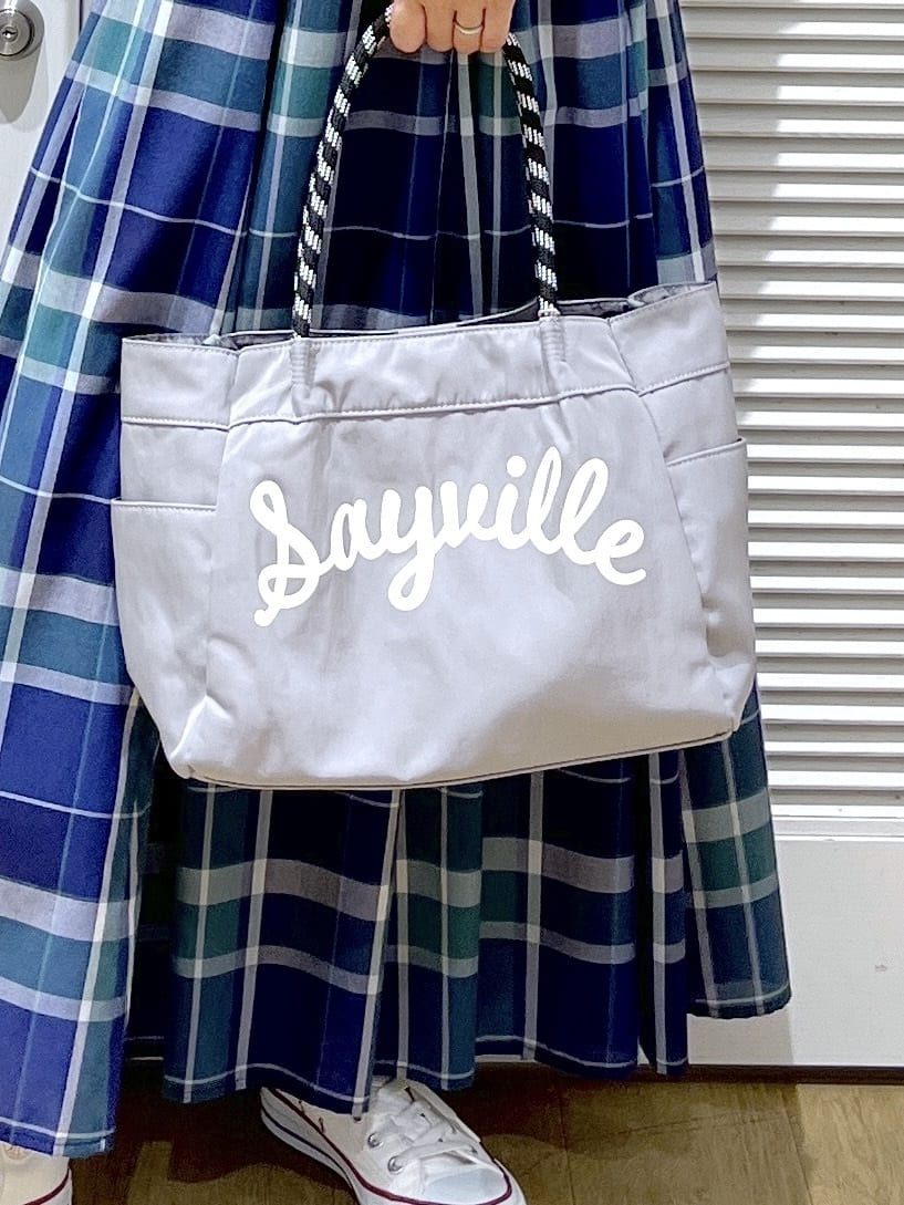 Miyazakiさんの「Dessin｜ロゴ刺繍Tシャツ」を使ったコーディネート