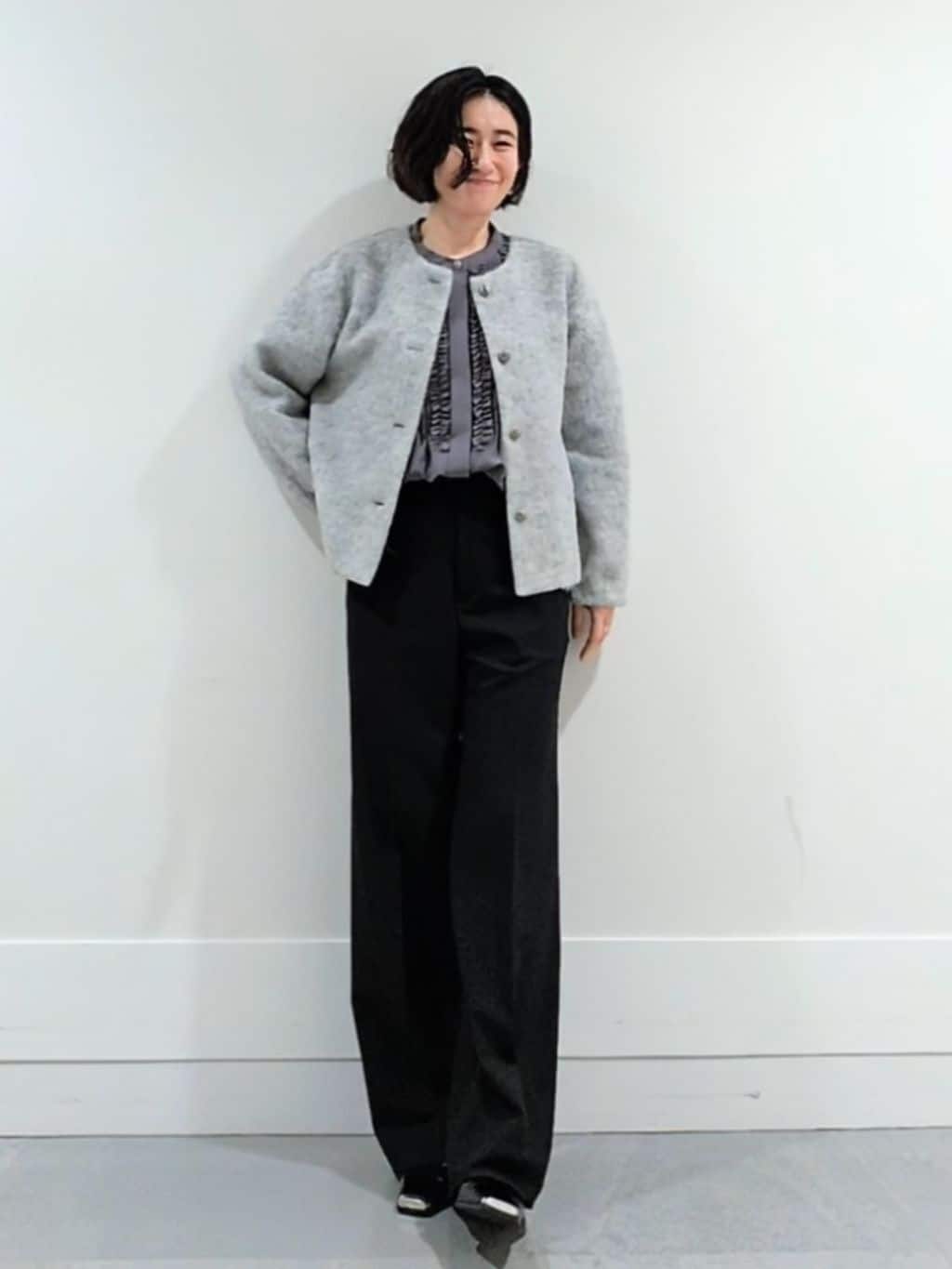 ミズタさんの「UNTITLED｜【ジャケット風/メタルボタン】アルパカ混シャギーカーディガン」を使ったコーディネート