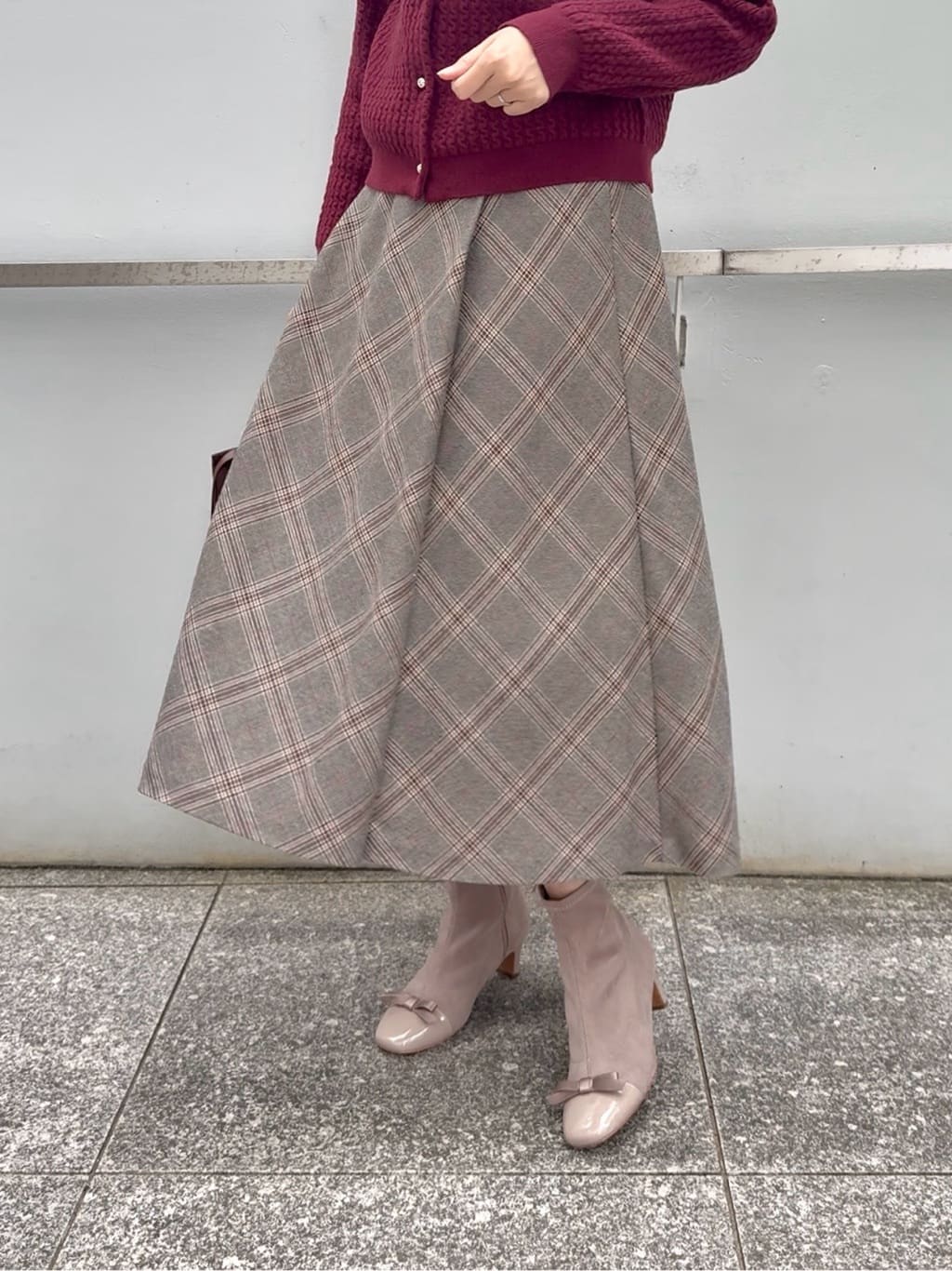 teiさんの「Couture brooch｜【通勤・大人可愛い】TRチェックスカート」を使ったコーディネート