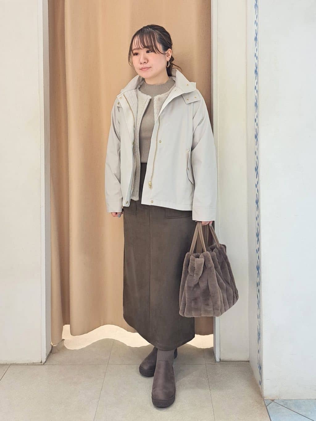 sho*さんの「SHOO･LA･RUE｜【絶妙なゆるピタ/洗濯機可】ちくちくしにくい リブハイネックやわらかニット」を使ったコーディネート