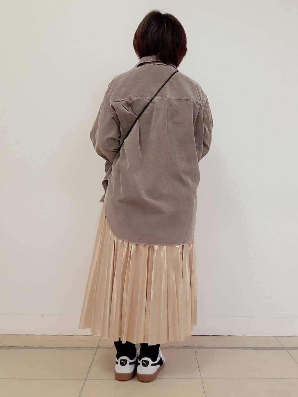 emiさんの「DRESSTERIOR｜【洗える/抜け感】コーデュロイガーメントダイシャツ」を使ったコーディネート