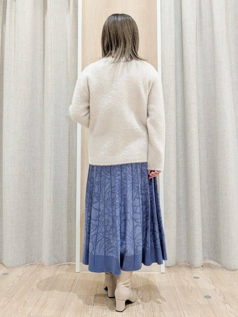minさんの「grove｜軽やかフェザーで魅せる、クラシカルな主役カーディガン」を使ったコーディネート
