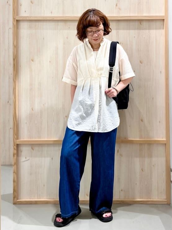 nakoさんの「THE SHOP TK｜デニムイージーワイドパンツ【洗える】」を使ったコーディネート