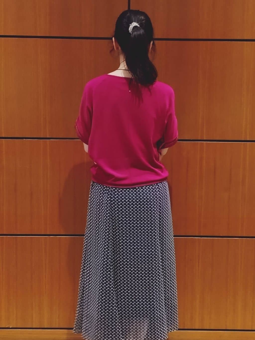 Kさんの「Reflect｜【WEB先行カラーあり／マシンウォッシュ可／ウエスト総ゴム】コツキ幾何柄ロングスカート」を使ったコーディネート