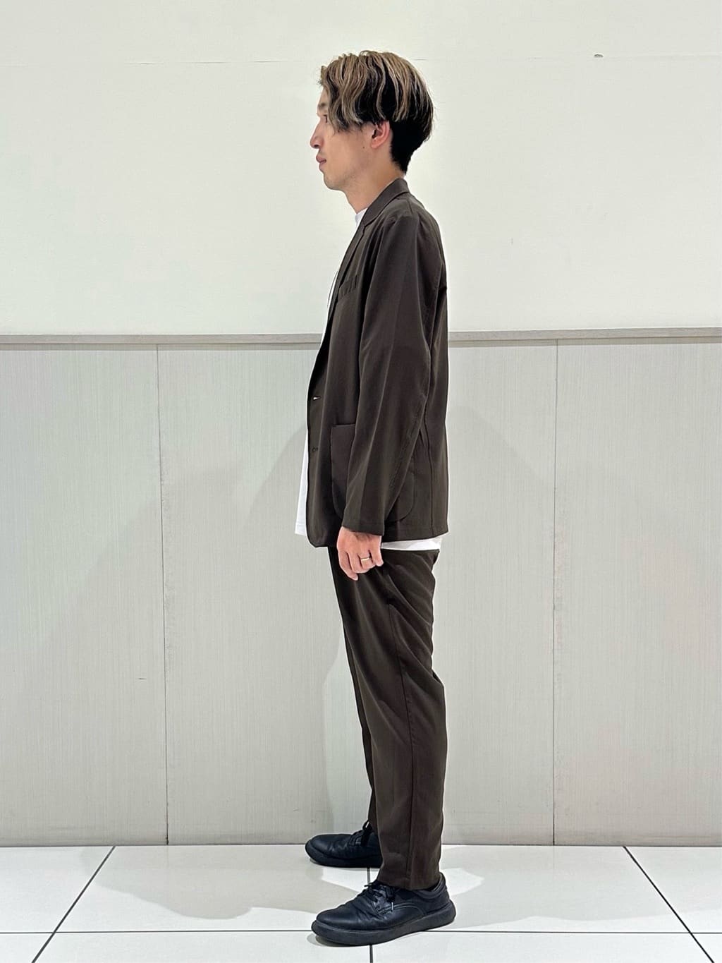 tomoyaさんの「THE SHOP TK｜スムースファイバーリラックスジャケット 【セットアップ可／UVカット／イージーケア／洗濯機OK】」を使ったコーディネート