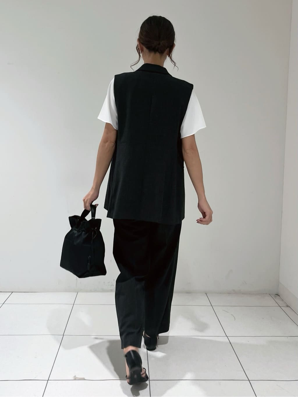 shioriさんの「INDIVI｜【セットアップ可能】凹凸ストレッチ素材テーラードカラージレジャケット」を使ったコーディネート