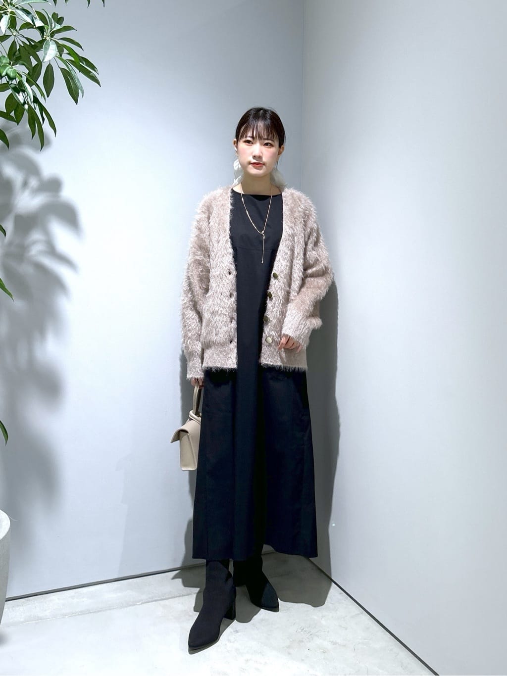 Renoさんの「INDIVI｜フォルムスリーブワンピース」を使ったコーディネート