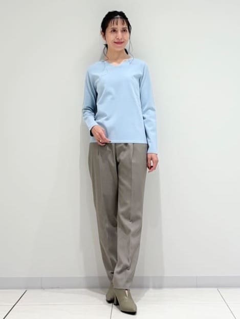 kayoさんの「INDIVI｜【洗える】Vネックコンパクトニット」を使ったコーディネート