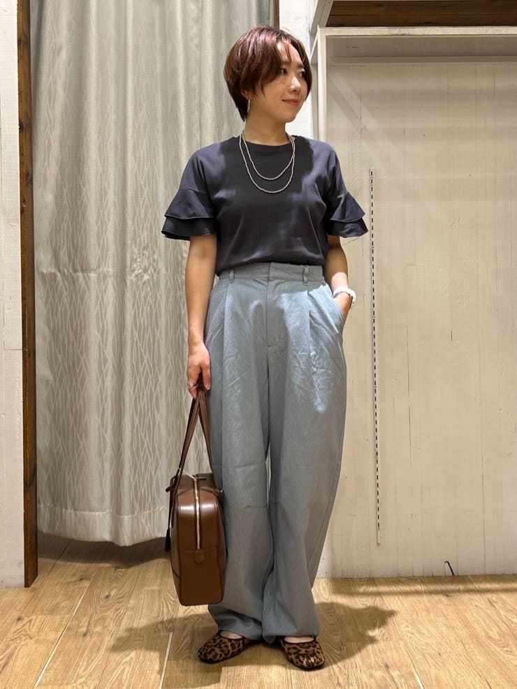 ga_riさんの「THE SHOP TK｜【汗染み防止】袖フリルTシャツ【UVカット/洗濯機OK】」を使ったコーディネート