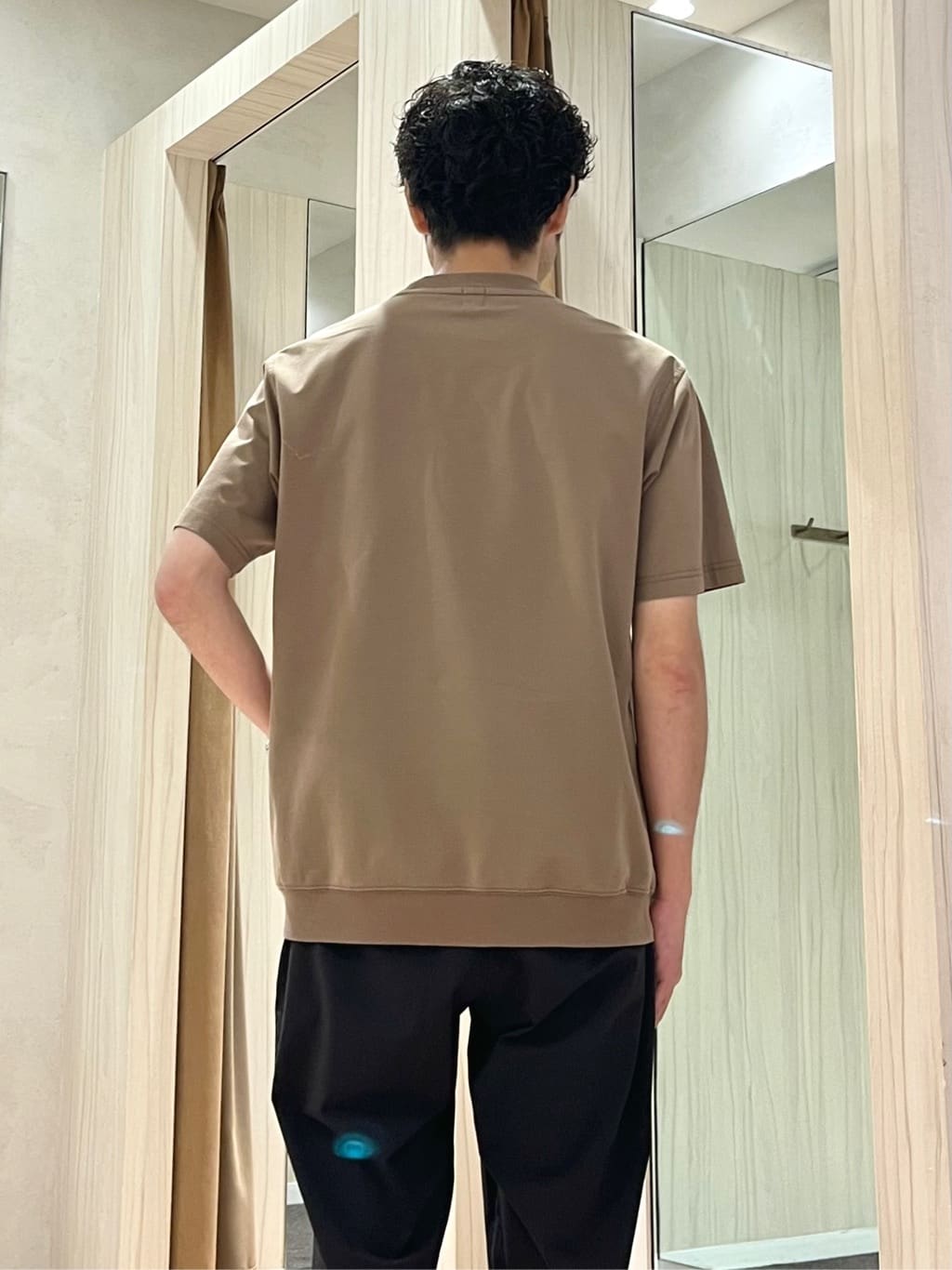 URAさんの「TAKEO KIKUCHI｜【抗菌防臭／5サイズ展開】ハイゲージポンチ Tシャツ」を使ったコーディネート