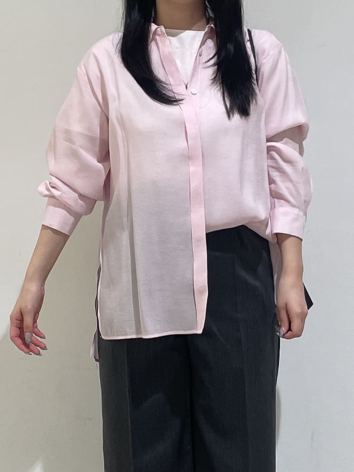 emikaさんの「INDIVI｜【体型カバー／清涼感】シアーオーバーシャツ」を使ったコーディネート