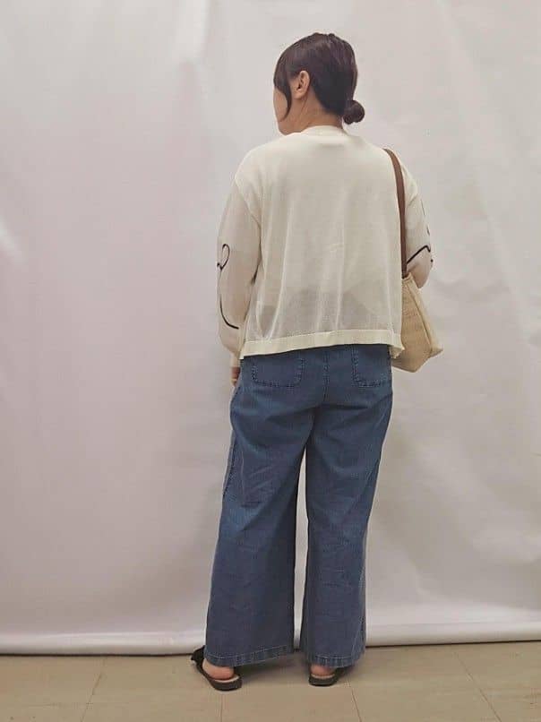 かなさんの「SHOO･LA･RUE｜ニュアンスデザインがこなれ見え 刺繍デザイン シアーカーディガン」を使ったコーディネート