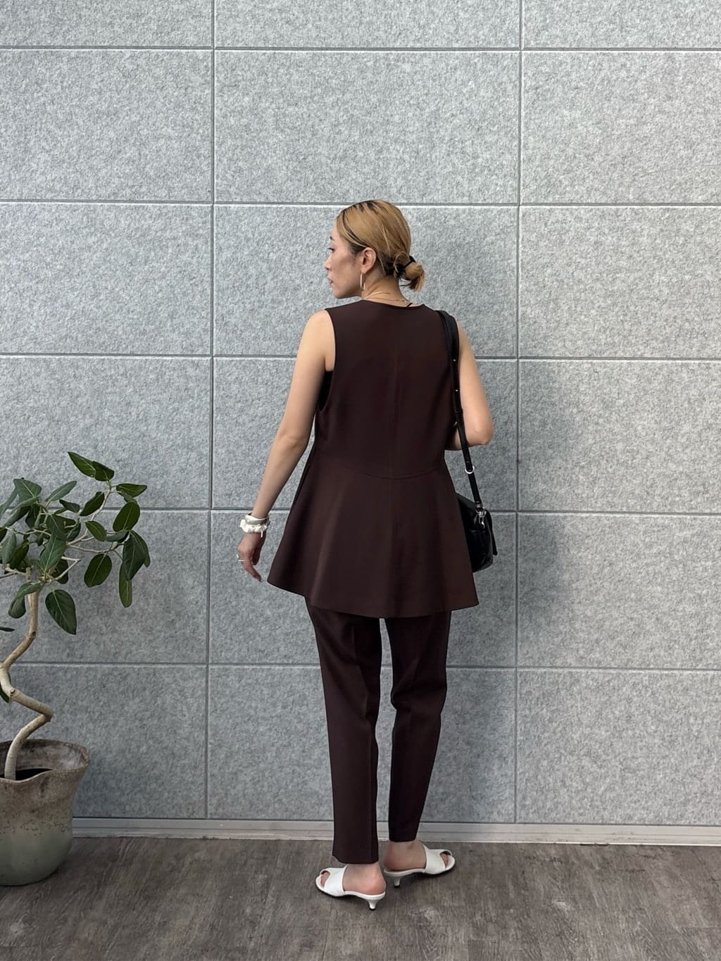 kotakiさんの「INDIVI｜Comfy SET UP｜イージーテーパードパンツ【セットアップ対応／通勤/カセット服】」を使ったコーディネート
