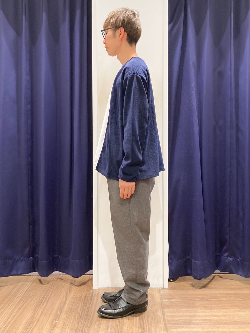 つーじーさんの「THE SHOP TK｜【セットでお買い得！】モールニットカーディガン＋長袖Tシャツ　洗濯機OK/吸水速乾・毛玉になりにくい」を使ったコーディネート