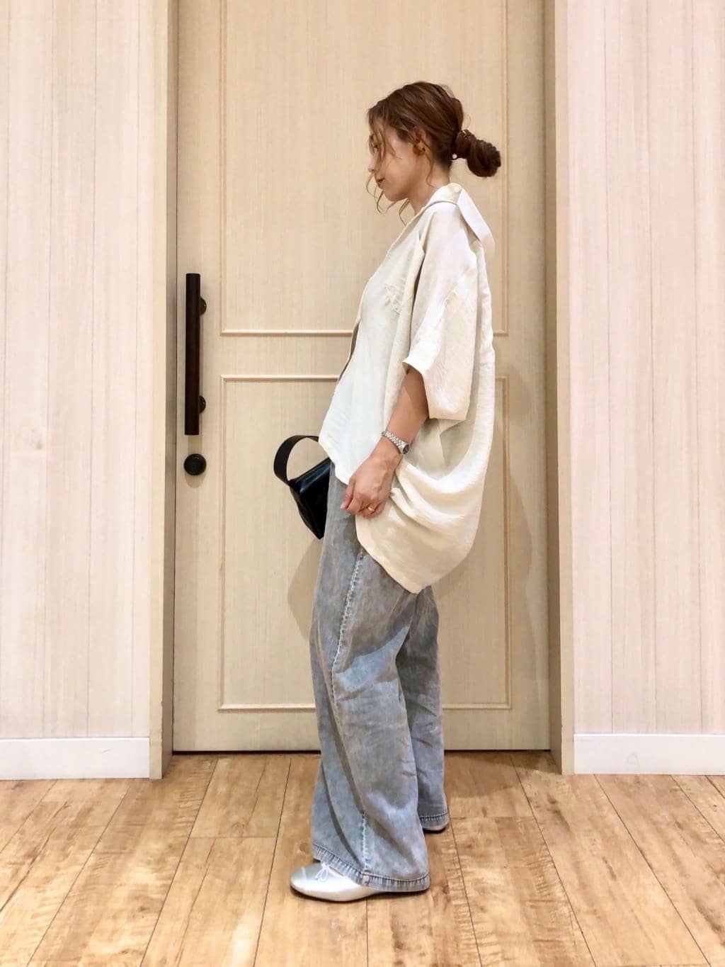 YOUさんの「SHOO･LA･RUE｜【洗える/S-LL/5分袖】1枚でも羽織としても。さらさらドレープシャツ」を使ったコーディネート