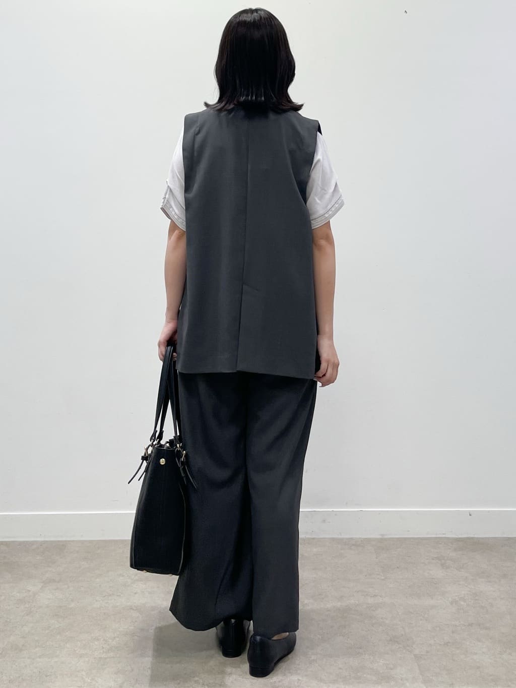 yukariさんの「Reflect｜【ウエスト総ゴム／セットアップ／単品使いOK◎】ベスト＋ストレートパンツセット」を使ったコーディネート