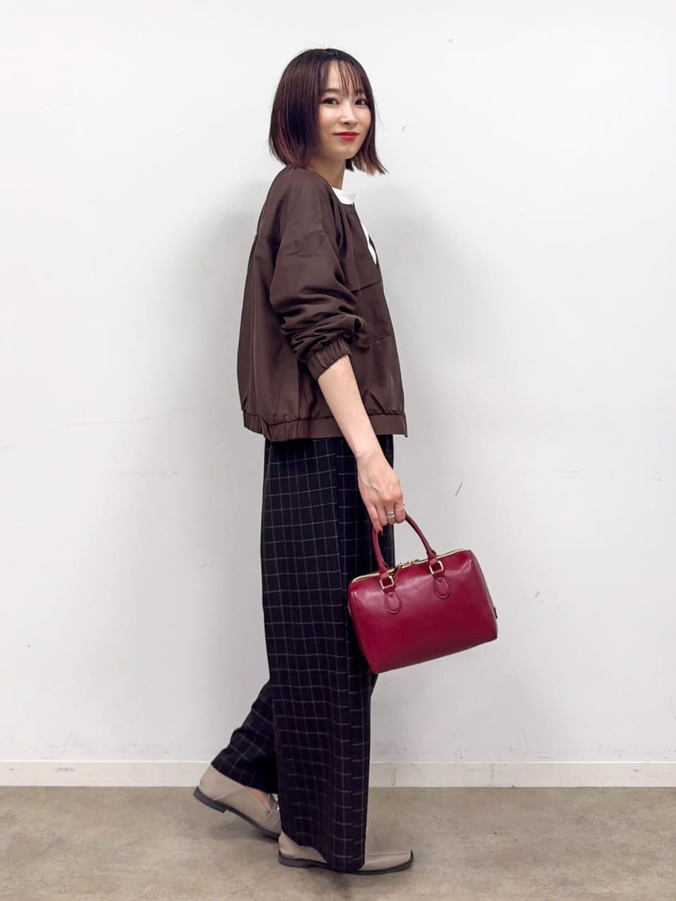 𝐜𝐡𝐢𝐤𝐚さんの「SHOO･LA･RUE｜【S-LL】寒暖差のある時期に 大人上品なシアーブルゾン」を使ったコーディネート