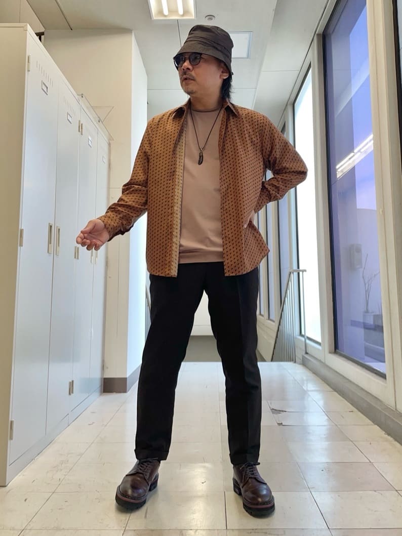 MAKOTO AIさんの「TAKEO KIKUCHI｜ボーラーハット柄 長袖シャツ」を使ったコーディネート
