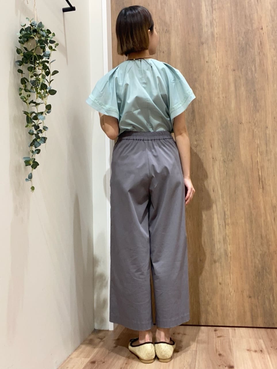 まなしぃさんの「grove｜サマーハイパーストレッチワイドパンツ」を使ったコーディネート
