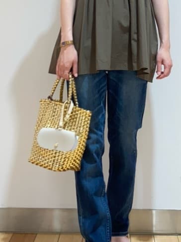 あやさんの「UNTITLED｜【Healthy DENIM&times;UNTITLED】別注 R Mrytle（リマートル）テーパードデニム」を使ったコーディネート