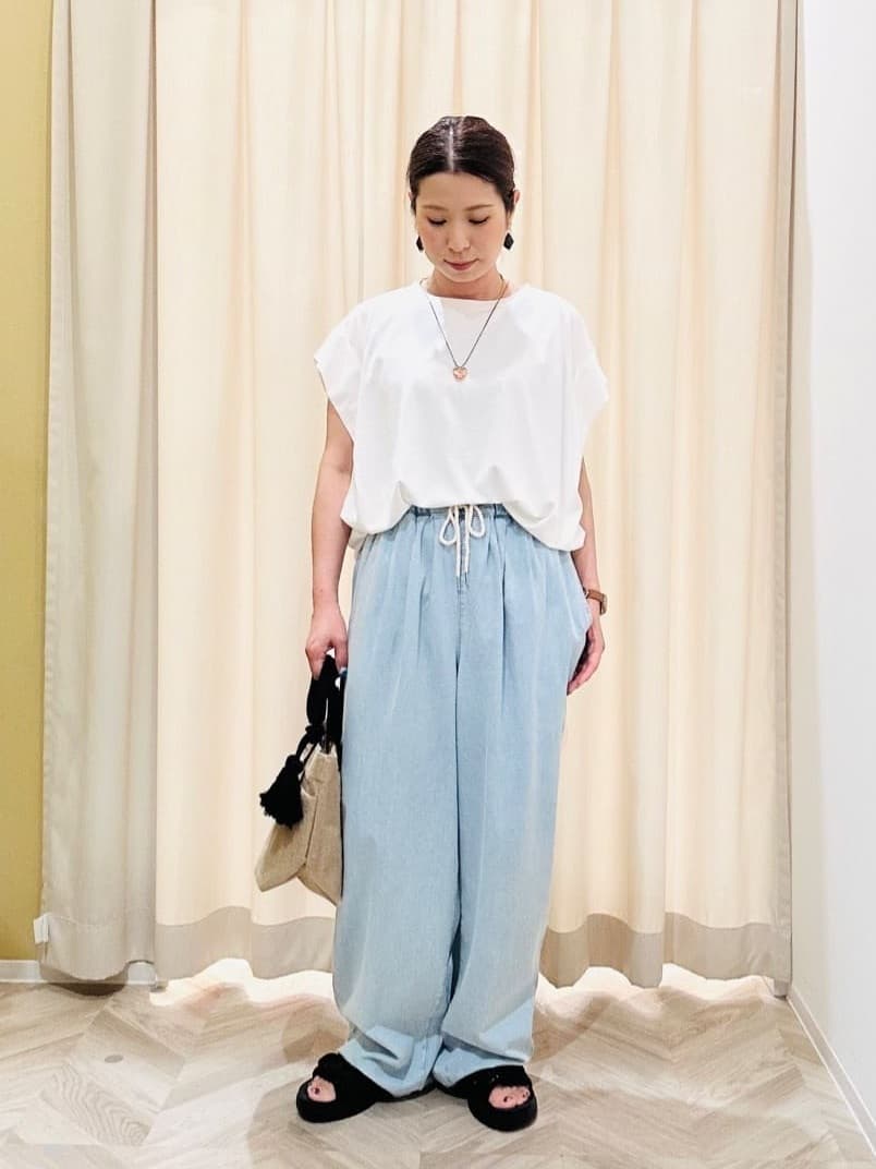 ちはるさんの「SHOO･LA･RUE｜【S-LL/ひんやり/UV】二の腕をきれいにカバー ショルダータックトップス」を使ったコーディネート