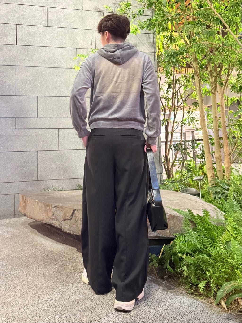 HARUさんの「tk.TAKEO KIKUCHI｜ヴィンテージライクベロアジップパーカー」を使ったコーディネート