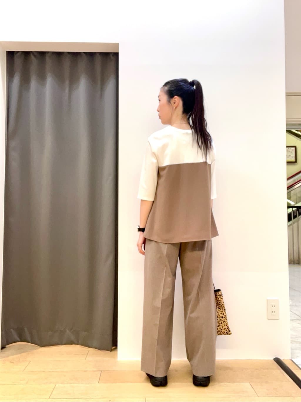 yukoさんの「INDIVI｜【褒められパンツ】ワンタックワイドパンツ」を使ったコーディネート