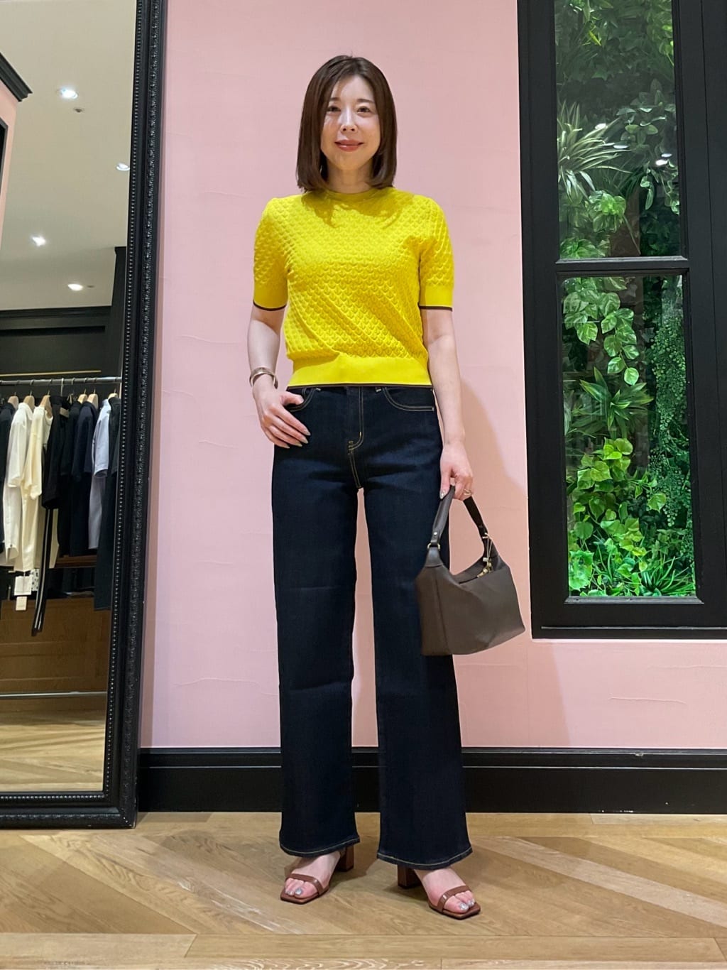 maruさんの「DRESSTERIOR｜【6色展開/オンオフ】レース編みハーフスリーブニット」を使ったコーディネート