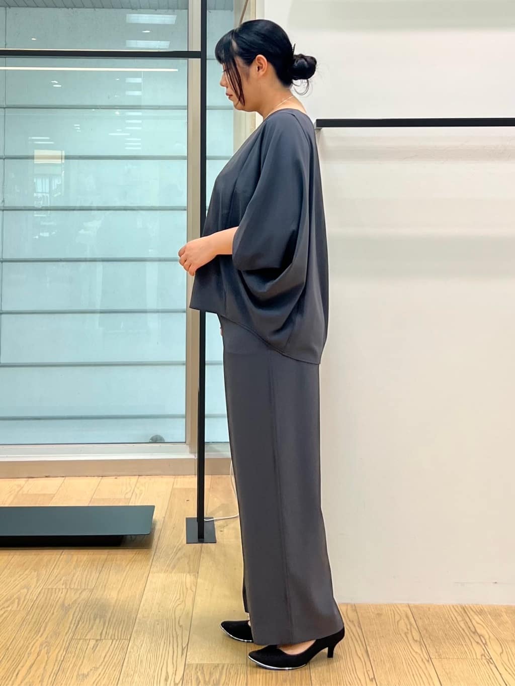 shimaさんの「INDIVI｜【体型カバー/SETUP可能】ジョーゼット　ドルマンブラウス」を使ったコーディネート