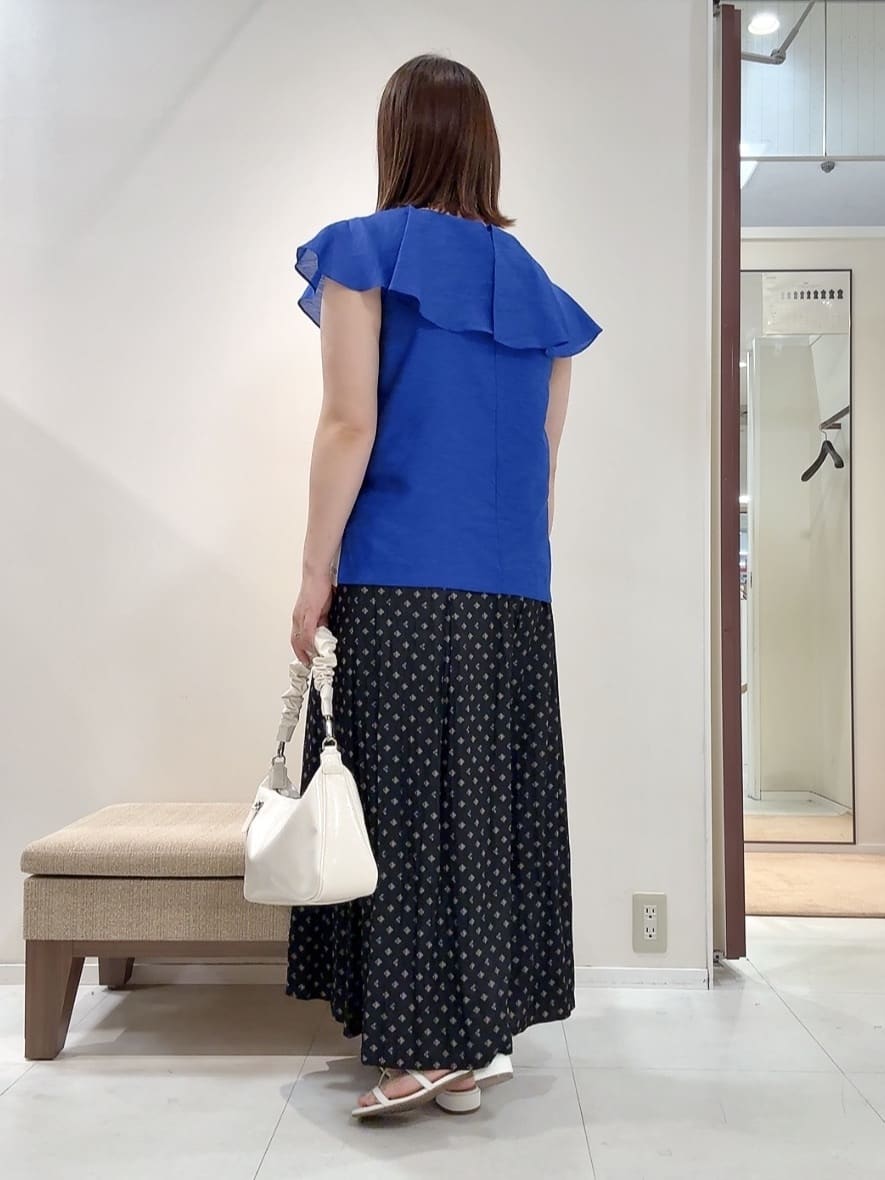YUIさんの「UNTITLED｜【きれいめ/洗える/フリル】ラッフルシアーブラウス」を使ったコーディネート