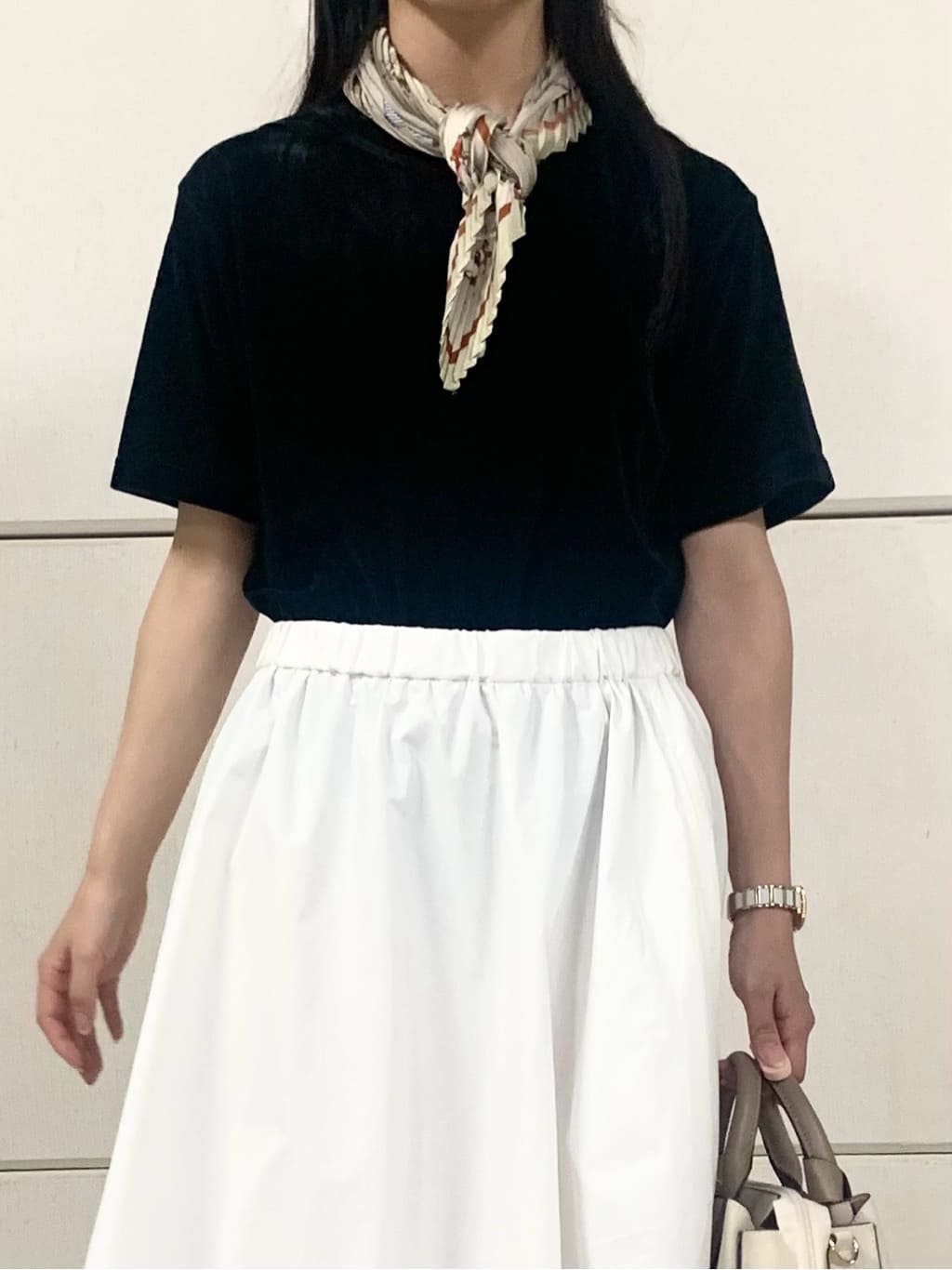 sahoさんの「THE SHOP TK｜シアーベロアカットソー【洗える】」を使ったコーディネート