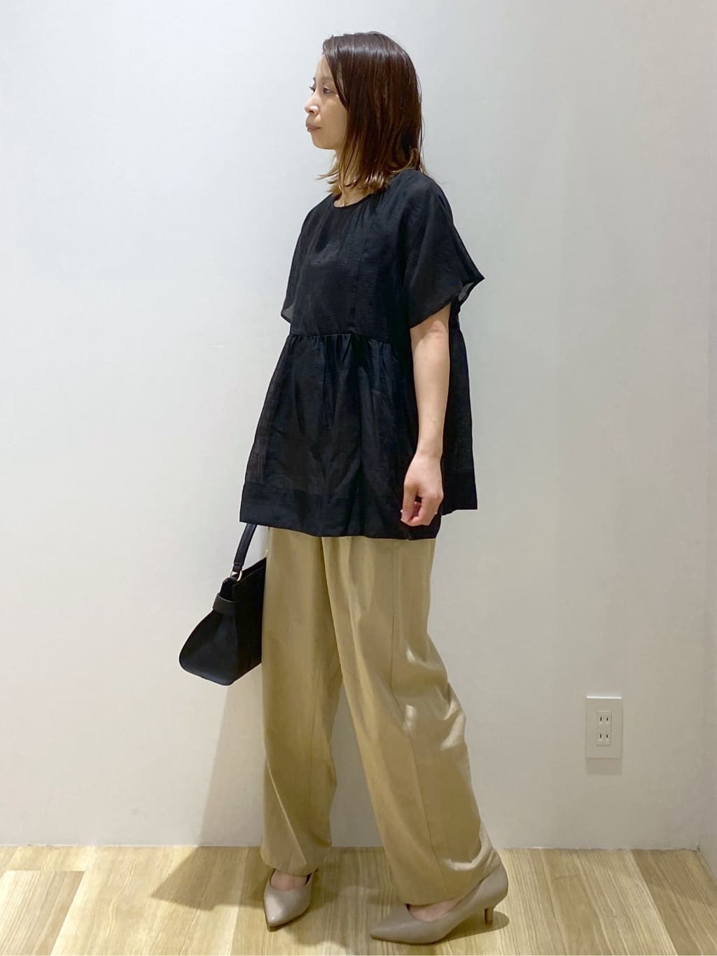 えりさんの「OPAQUE.CLIP｜麻混シアーペプラムブラウス【洗濯機洗い可】」を使ったコーディネート