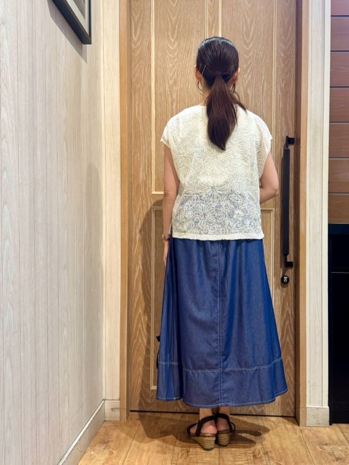 KAORIさんの「SHOO･LA･RUE｜【2点セット】刺繍レーストップス」を使ったコーディネート