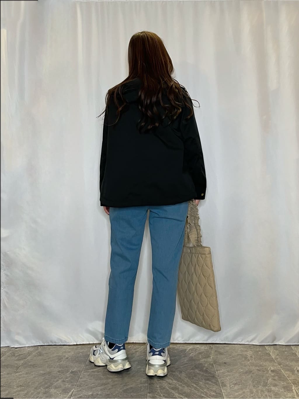 おうめさんの「SHOO･LA･RUE｜【高レビュー/SS-LL/美脚シルエット】自然に体型カバー イージーデニム テーパードパンツ」を使ったコーディネート