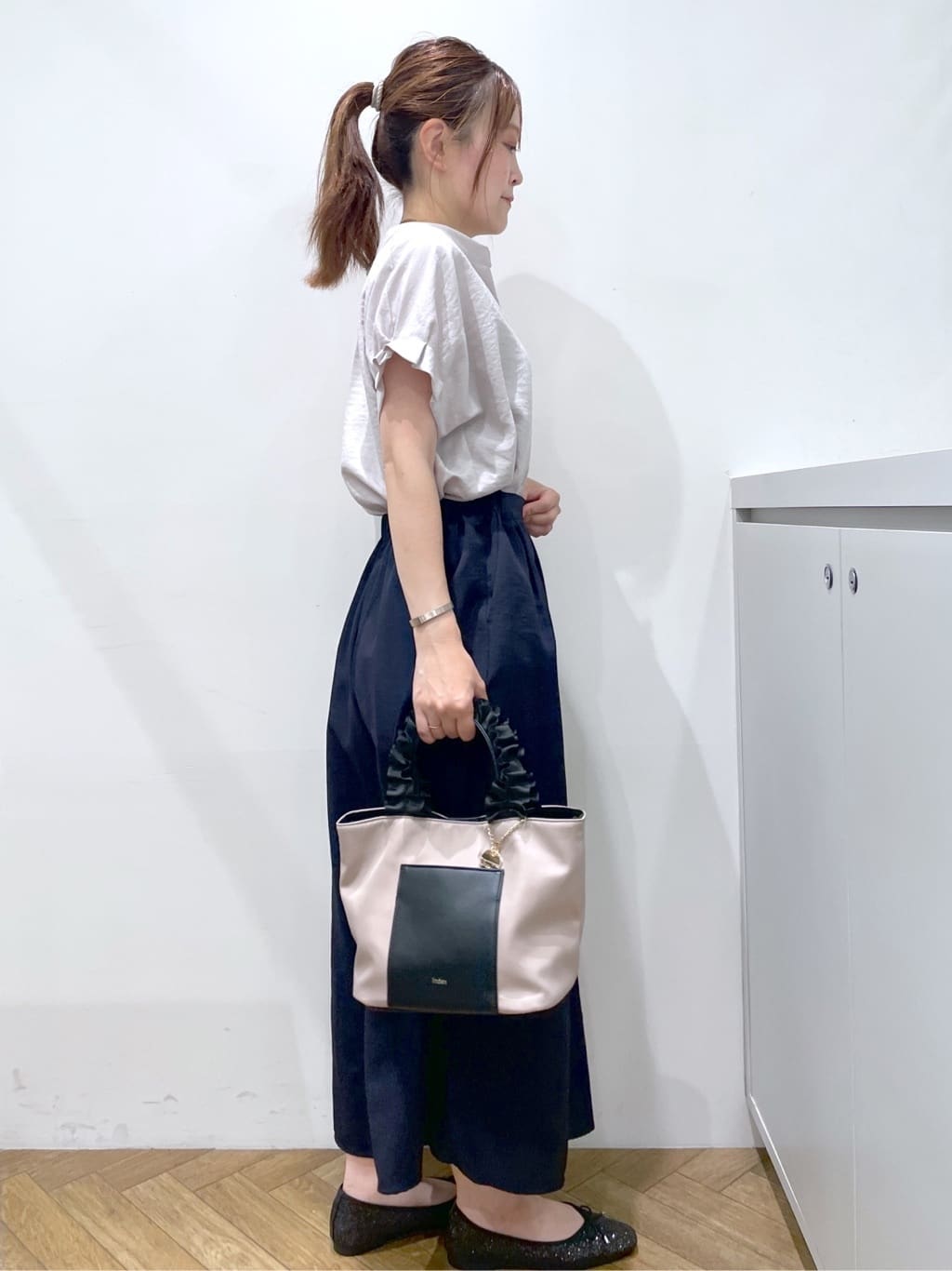 Junさんの「index｜《7色展開／XS-LLサイズ》タックスリーブスキッパーブラウス【洗濯機洗い可／吸水速乾／抗ピル／防シ」を使ったコーディネート