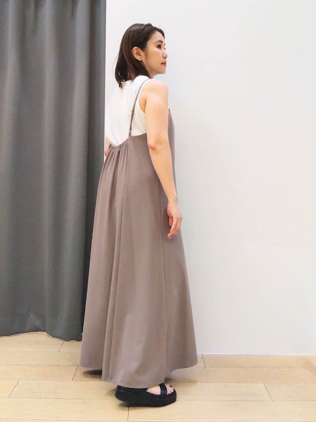 nacoさんの「INDIVI｜【UVケア】エアリージョーゼット キャミワンピース」を使ったコーディネート