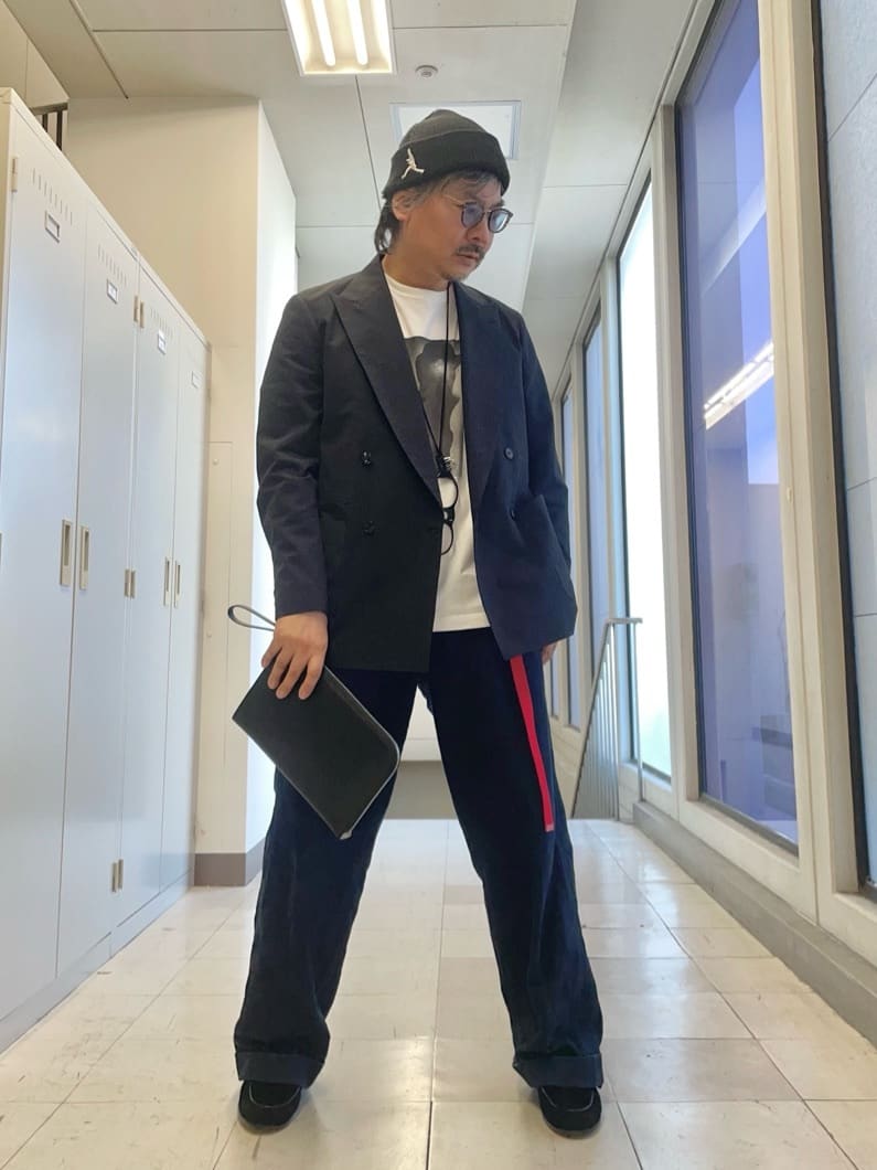 MAKOTO AIさんの「TAKEO KIKUCHI｜【ベーシック】レザー クラッチバッグ」を使ったコーディネート